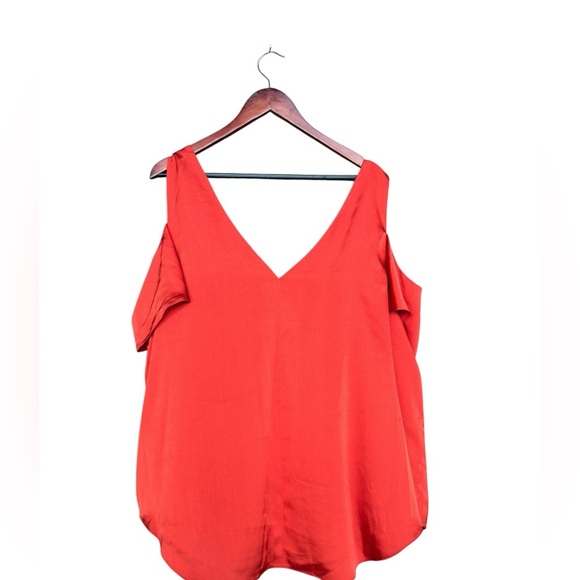 Rachel Roy Women’s Red Cold Shoulder Satin Blouse Size 3X Holiday - Picture 3 of 6